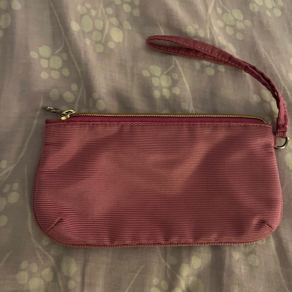 Salvatore Ferragamo wristlet - Picture 6 of 8